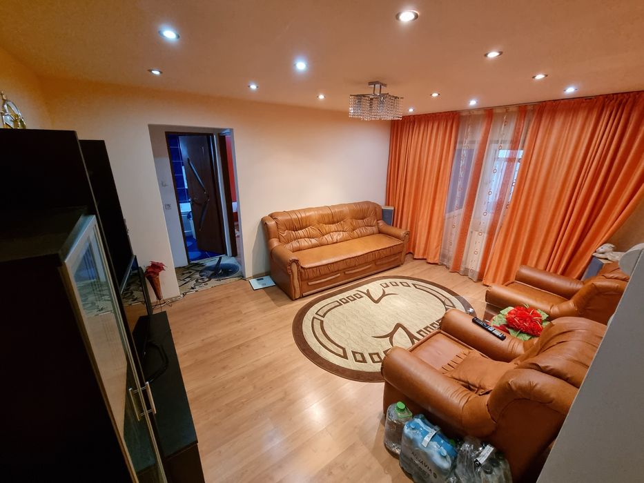 Vand apartament cu 2 camere!