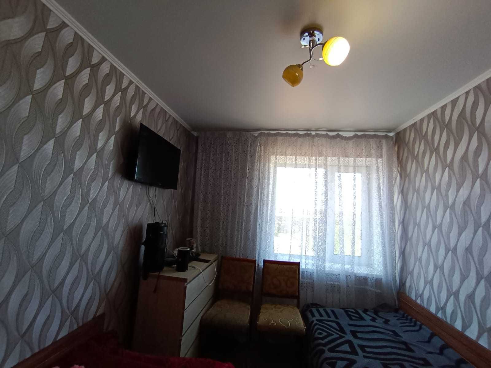 Продаю 2-комнатную квартиру в 21 микрорайоне.