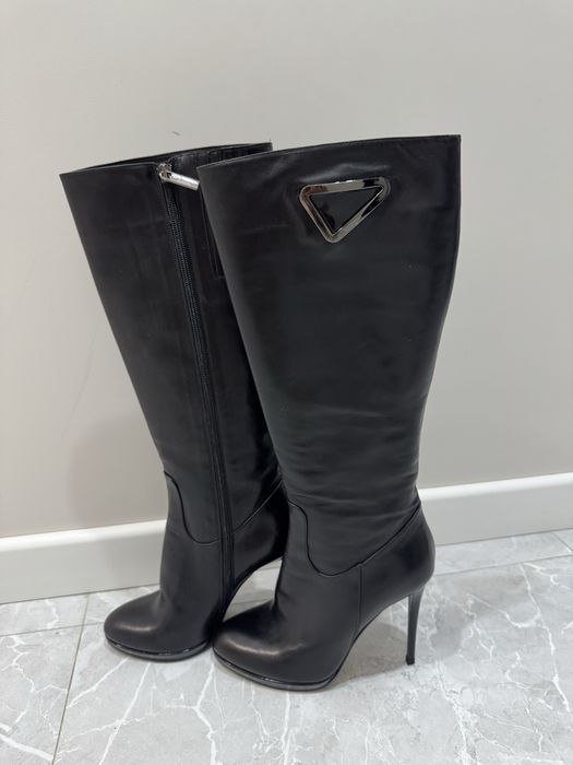 Осенние сапоги на высоком каблуке