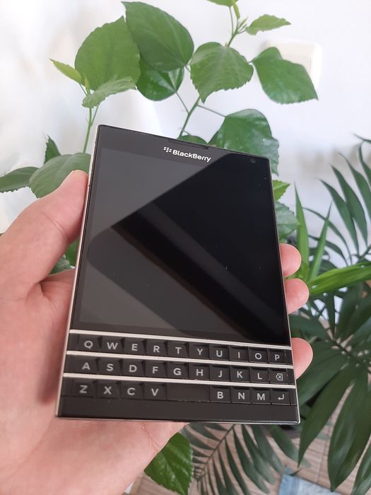 Blackberry Passport 10