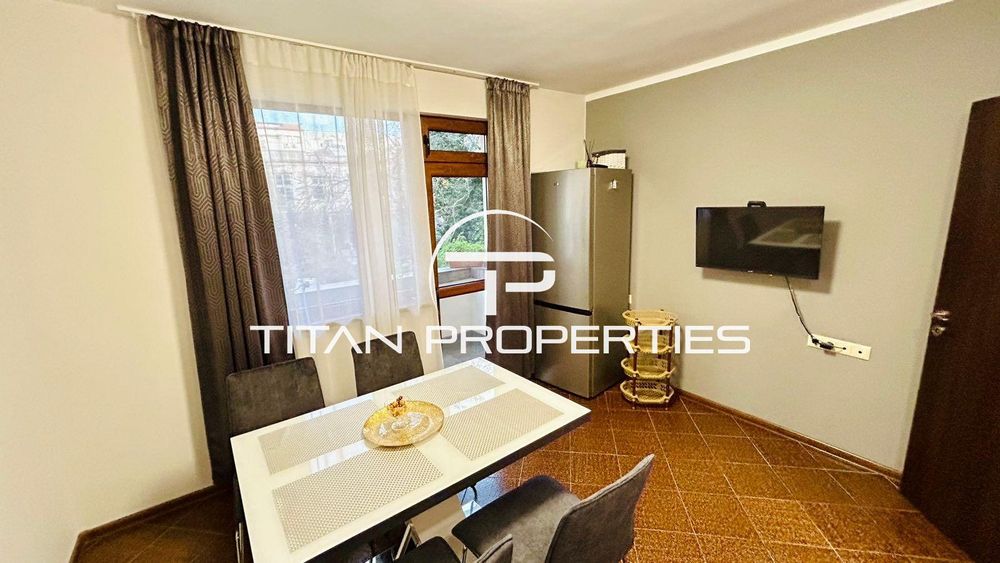 Дава се под наем Двустаен апартамент в Бургас, Център - 72 кв.м за 918 € - Снимка #3