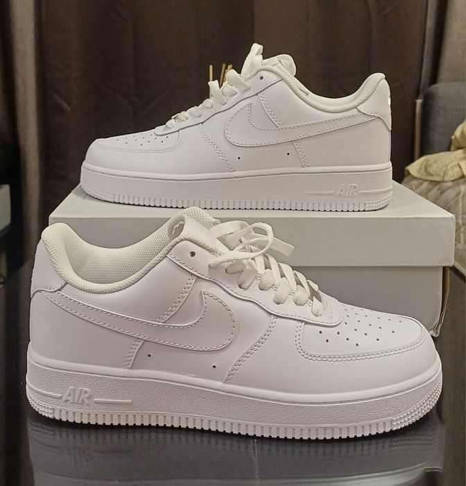 ЧИСТО НОВИ! Nike Air Force 1 07