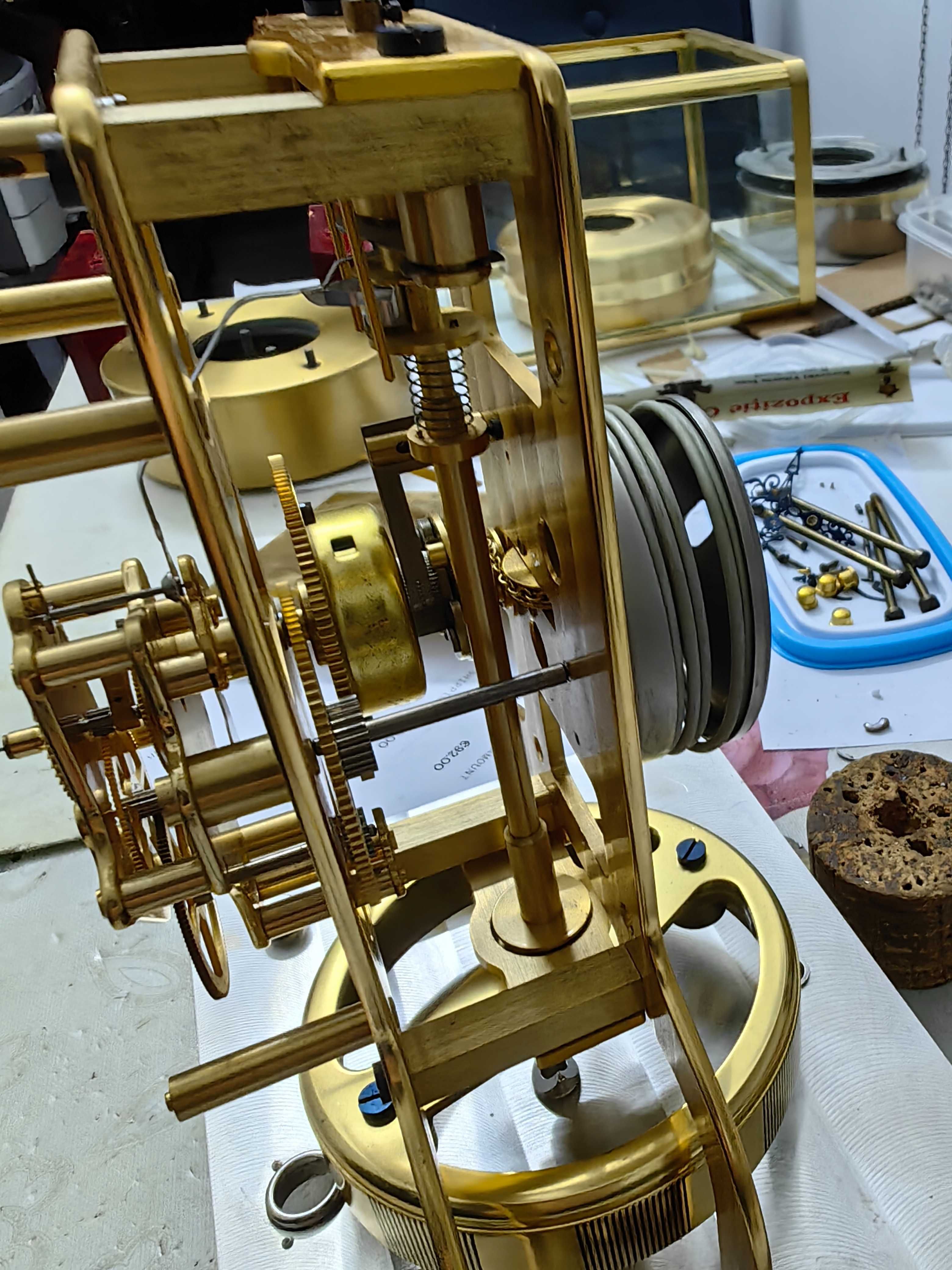 ceas de perete,semineu,elvetian,perpetuum,ATMOS