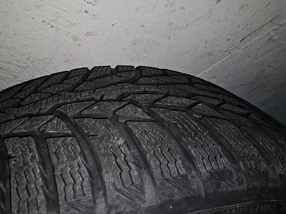 Set 4 anvelope iarnă Ford 205/55 R16 pe jante tablă + prezoane
