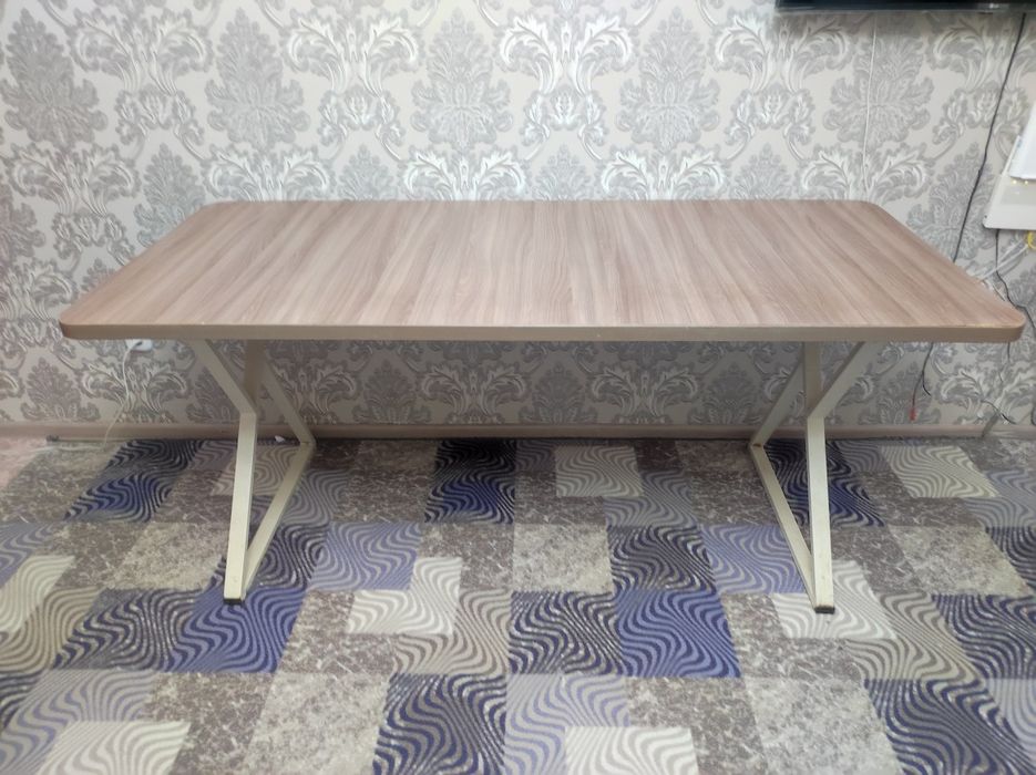 Продам Стол 2м×90см срочно
