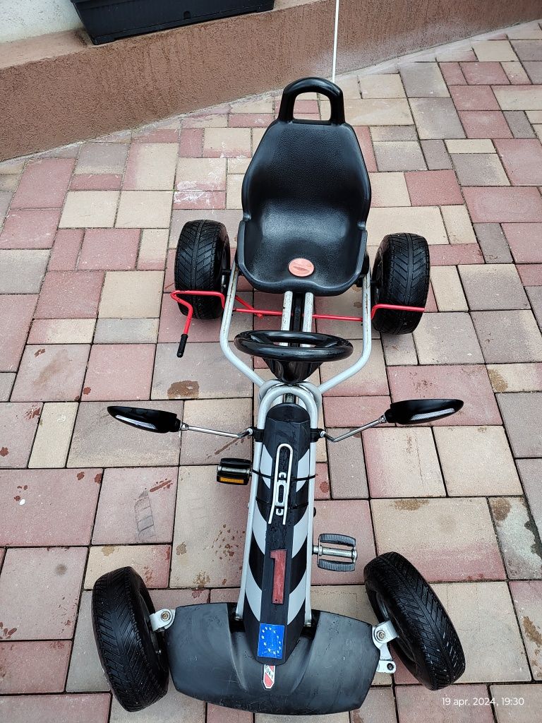 Kart cu pedale Puky pentru copii