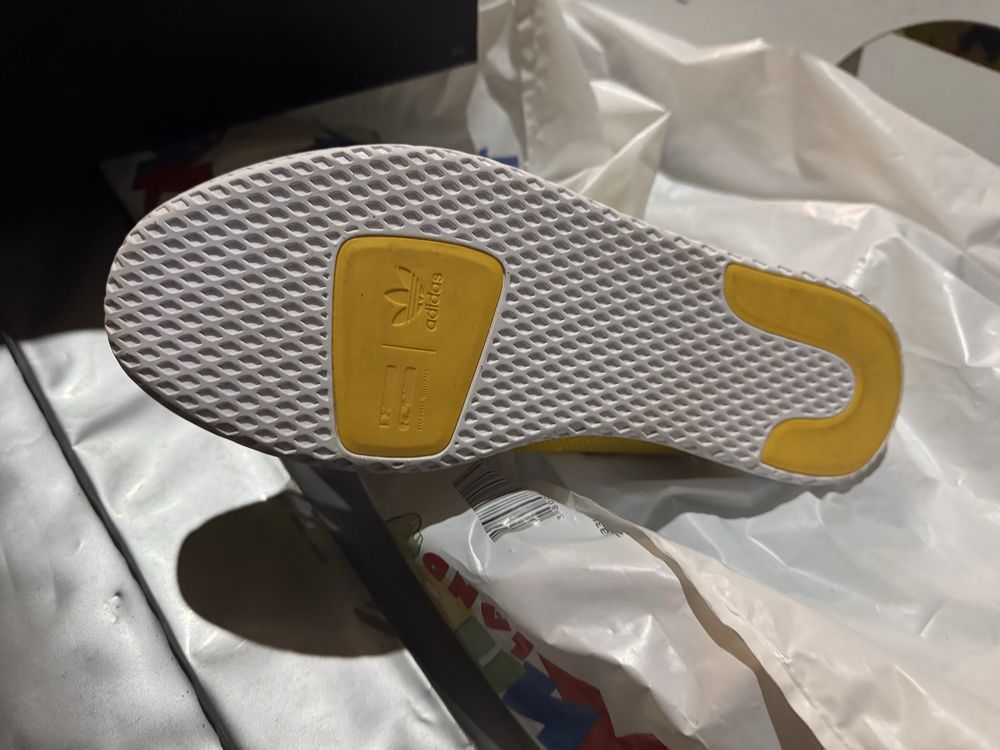 Чисто нови Adidas Hu Pharrell Williams
