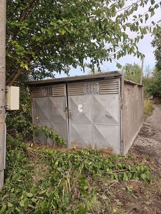 Продавам гараж бетона клетка