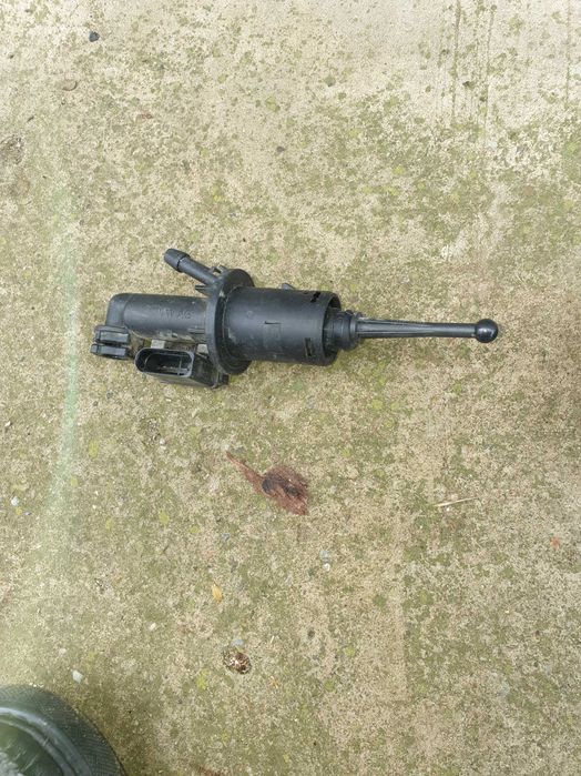 Piese second hand pentru vwgolf5  1.4 benzina(1k1) 2005 in stare buna