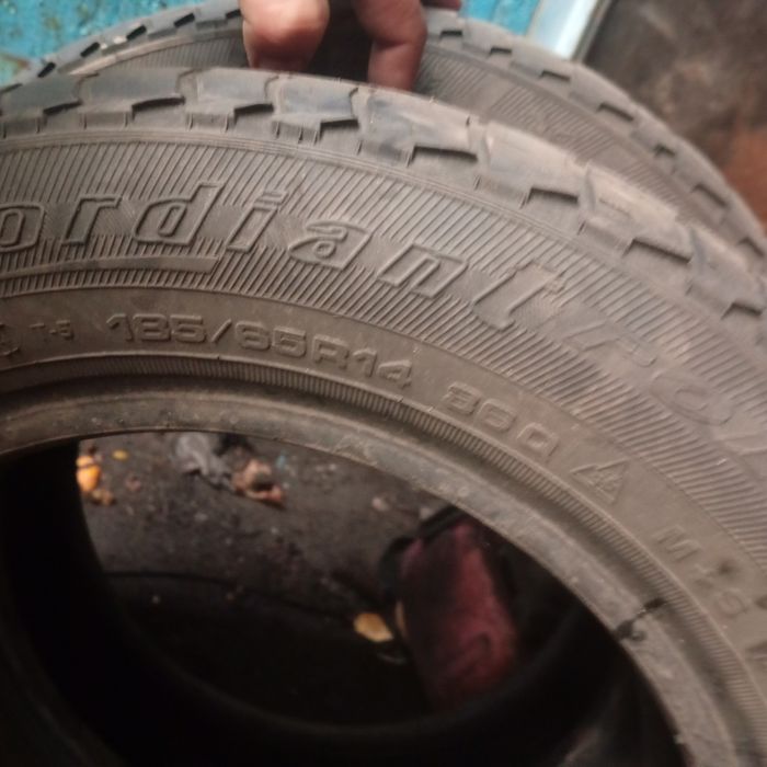 Продам Бу резина  зима 2  ризины в хорошем состоянии