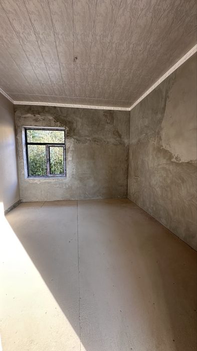 Hovli 6 sotix 3 xona SROCHNO