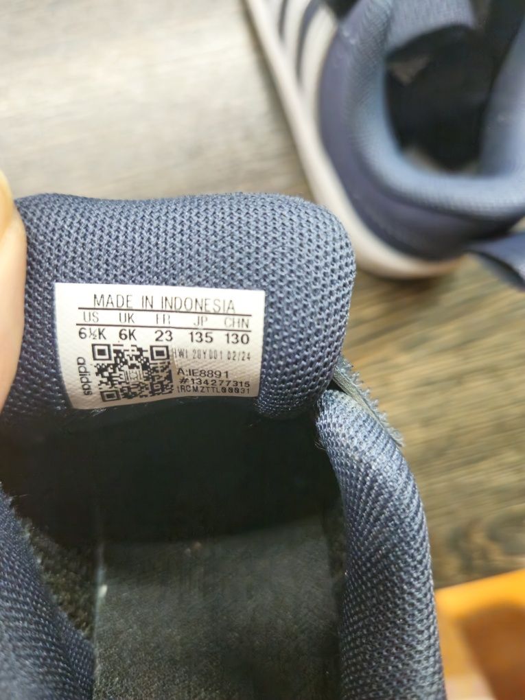 Детски кецове ADIDAS  номер 23
