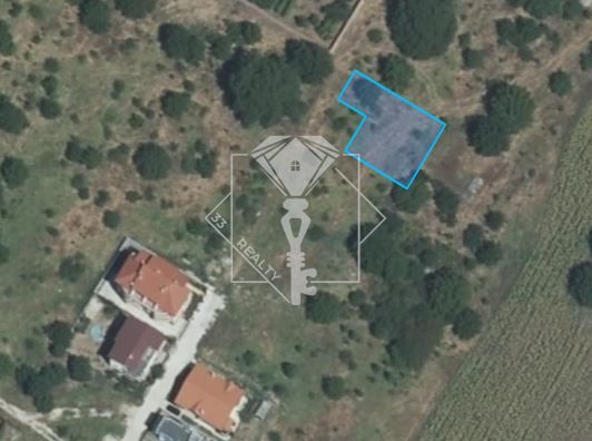 Парцел за жилищно строителство в Остромила