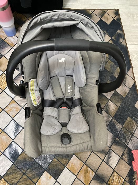 Scoica auto Joie + adaptoare pentru carucior + pelerina joie