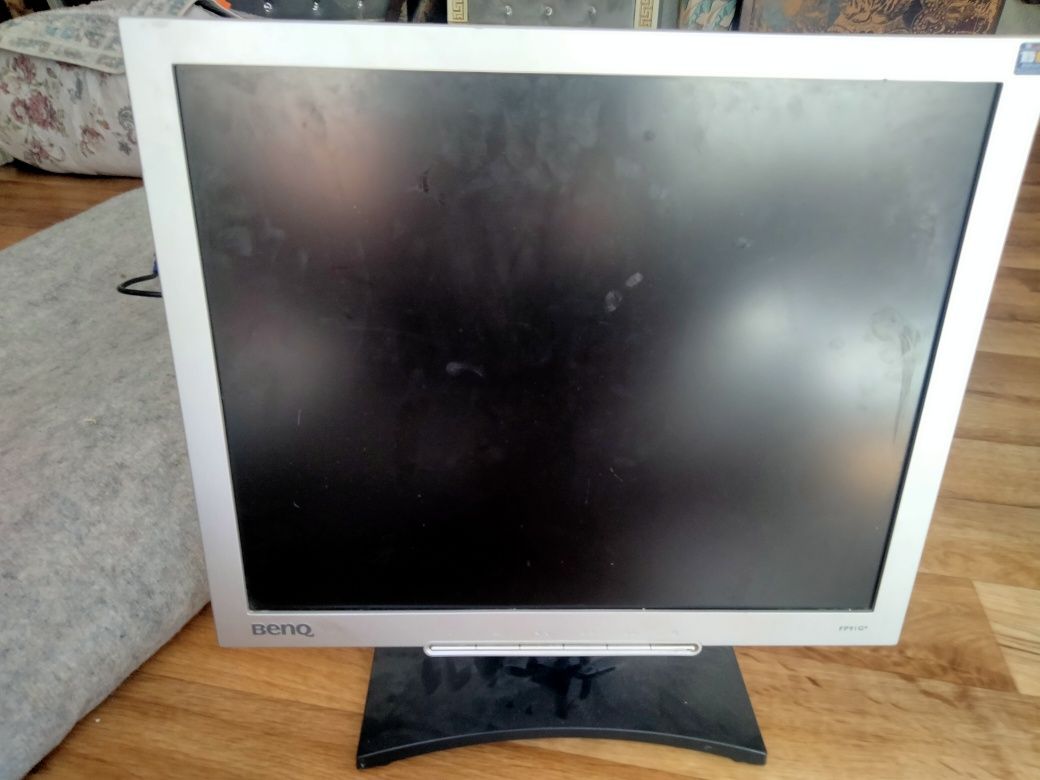 Монитор BenQ в хорошем состоянии торг нету