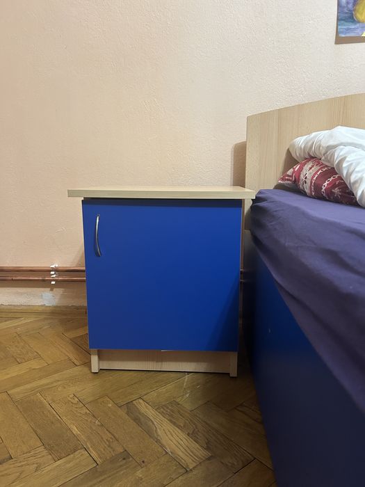 Vand mobila de dormitor 700lei negociabil.