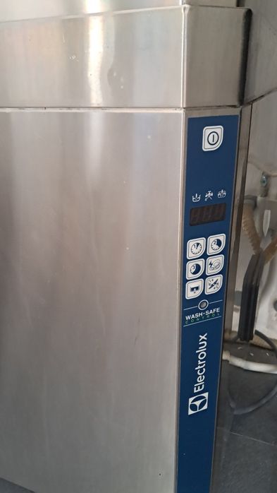 Vand masina de spalat vase cu capota