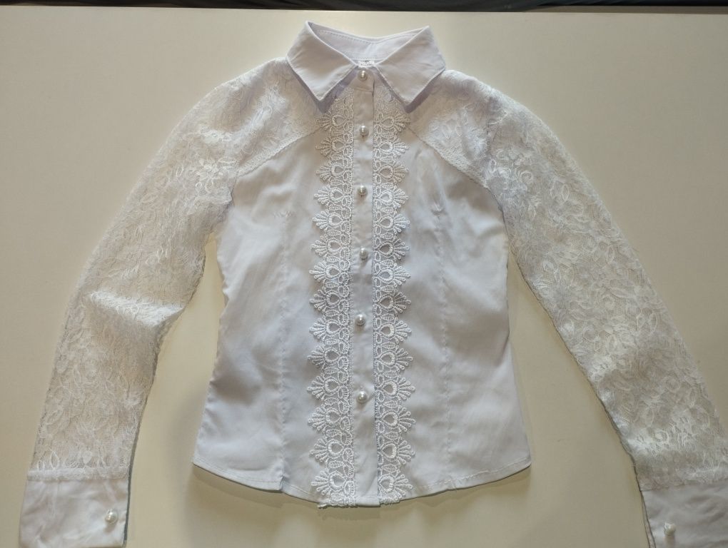 Продам школьную форму на девочку р 134  1-3  класс на 6-9 лет