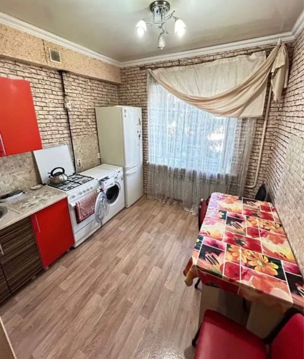 Продам 1 комнатную квартиру в центре.
