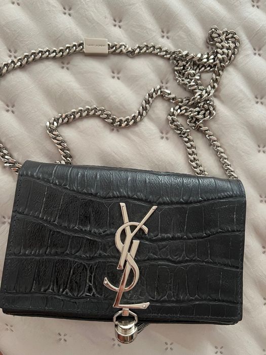 Чанта тип клъч с метална дръжка