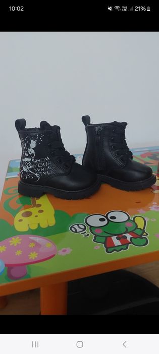 Ghetute fetite a