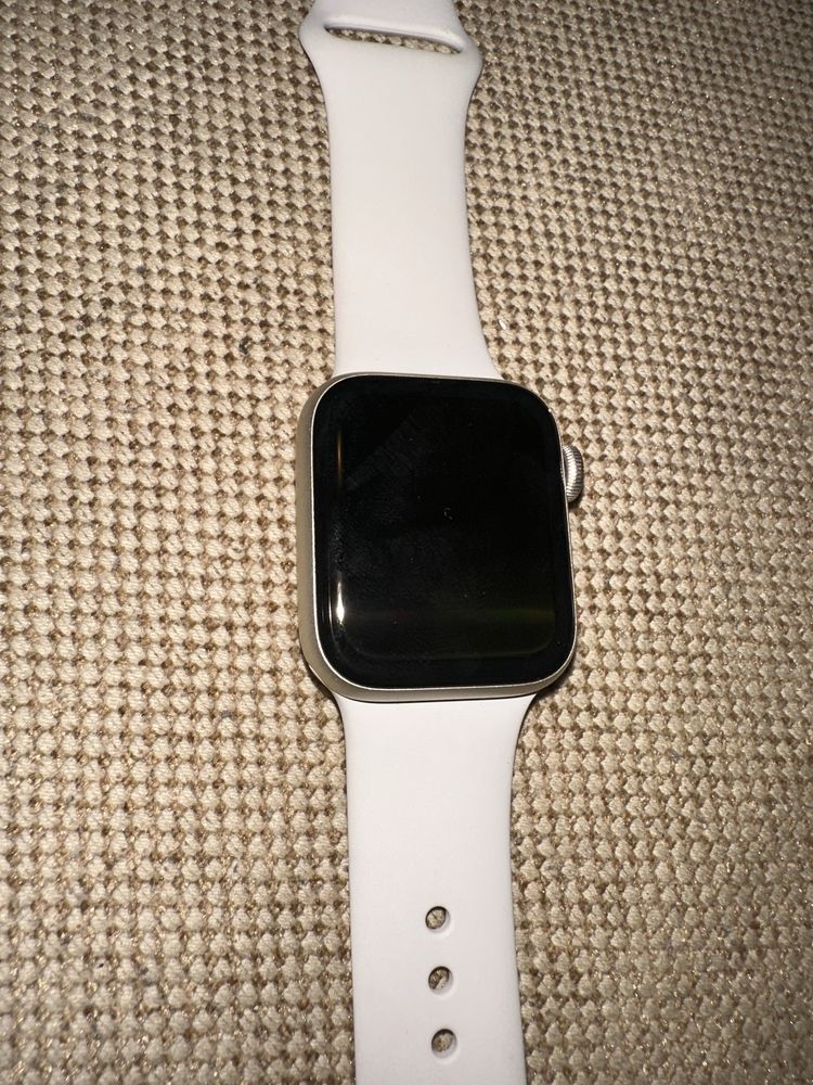 Apple Watch SE 2 (2-ро поколение) – 40 мм, като нов