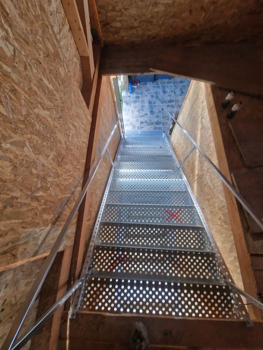 Scari metalice galvanizate