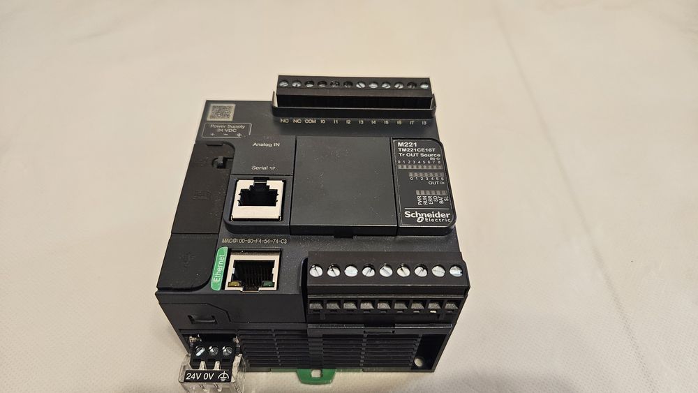 PLC Schneider TM221