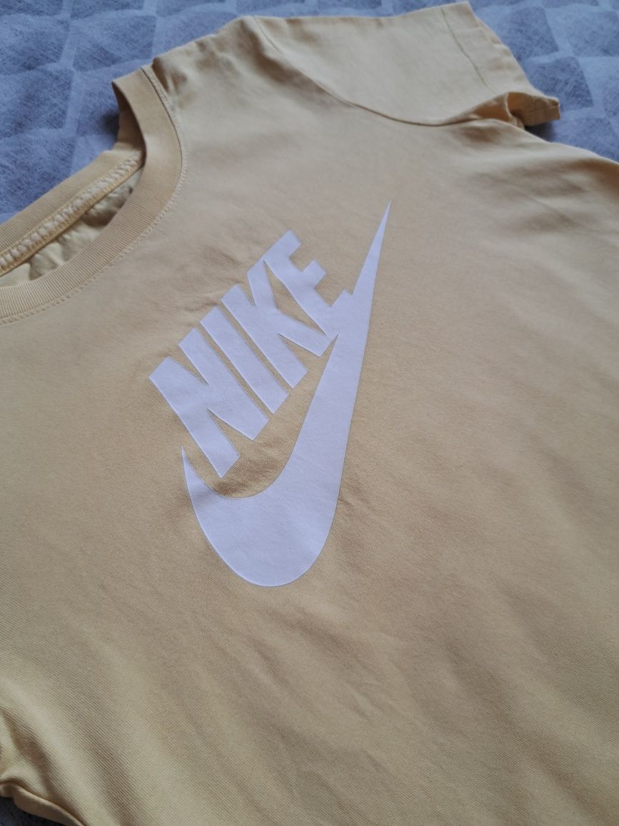 Намалени цени тениски Guess,Nike,Junona,Adidas