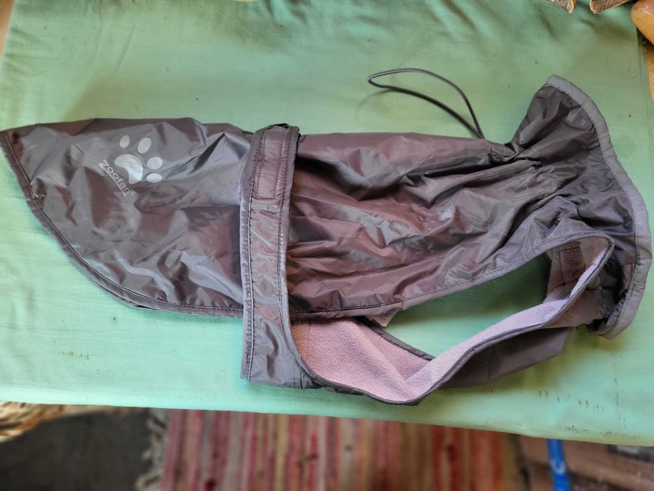 Водоустойчива топла пелерина за кучета