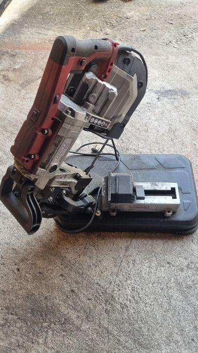 Fierăstrău cu banda