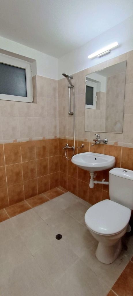 Дава се под наем Тристаен апартамент в София, Младост 4 - 106 кв.м за 760 € - Снимка #8