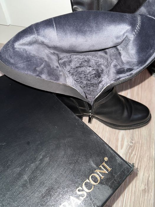 Длинные сапоги фирма BASCONI