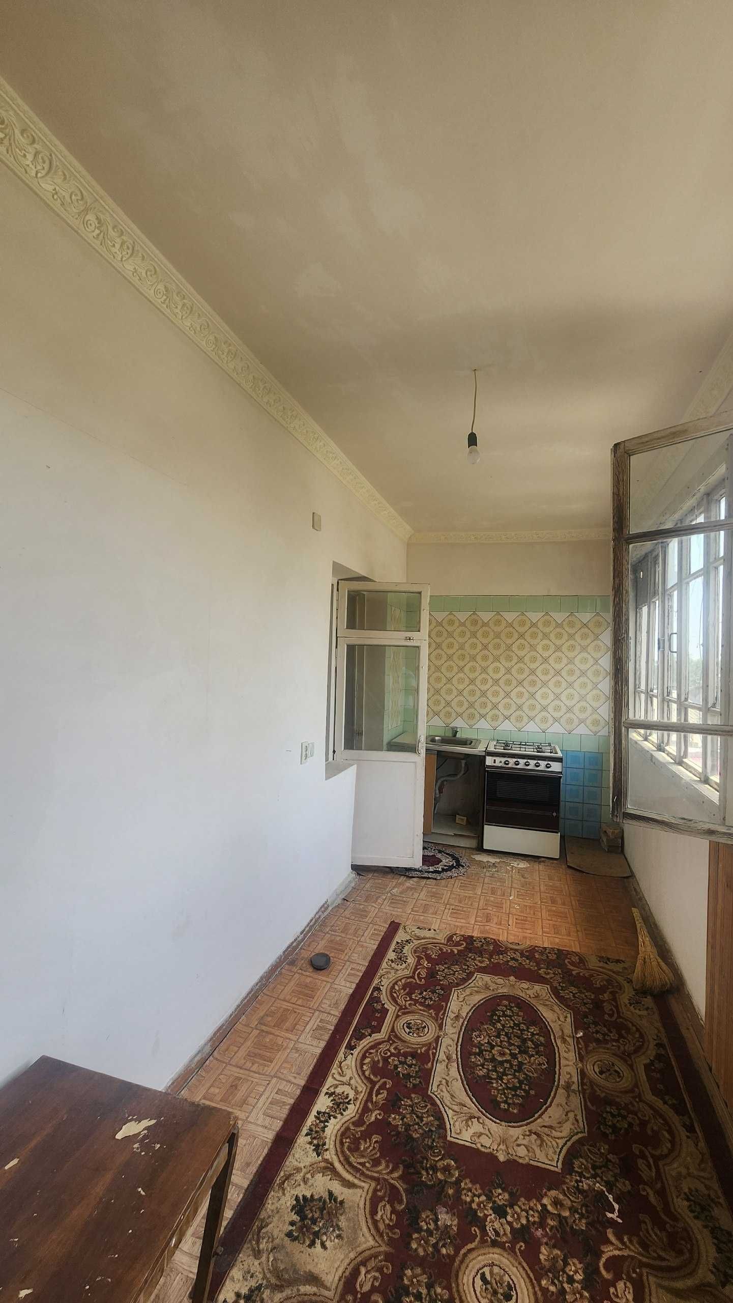 1 комнатная квартира, имеется 6м балкон, пр.Наваи