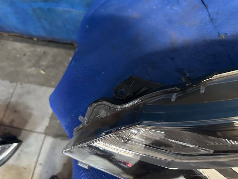 Far stanga Toyota Yaris facelift lupa 2018/2019/2020