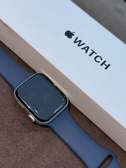 Продам apple watch SE2 2023