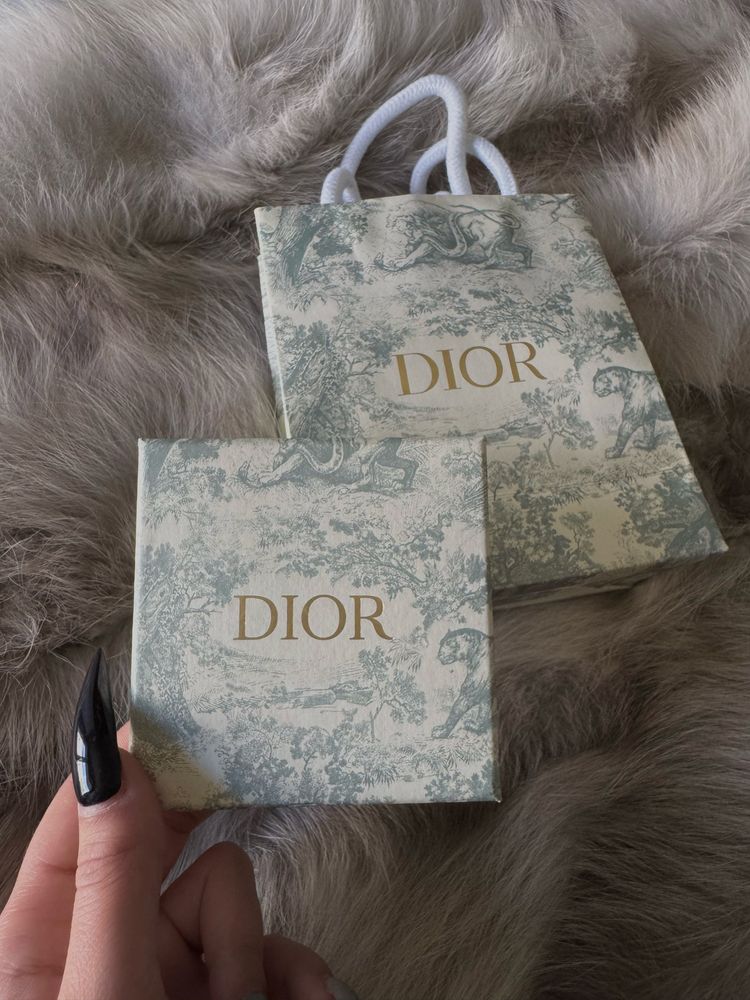 обеци christian dior