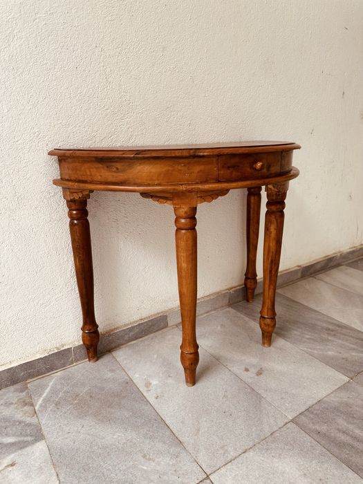 Конзолна маса от масивно дърво – колониален стил, ръчна изработка