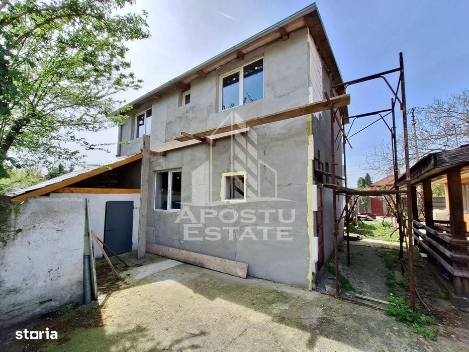 Casa “la gri” cu gradina, zona Calea Aurel Vlaicu - Bujac