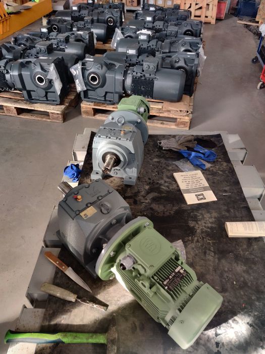 Электро Двигатели Частотные преобразователь от Европейских брендов.