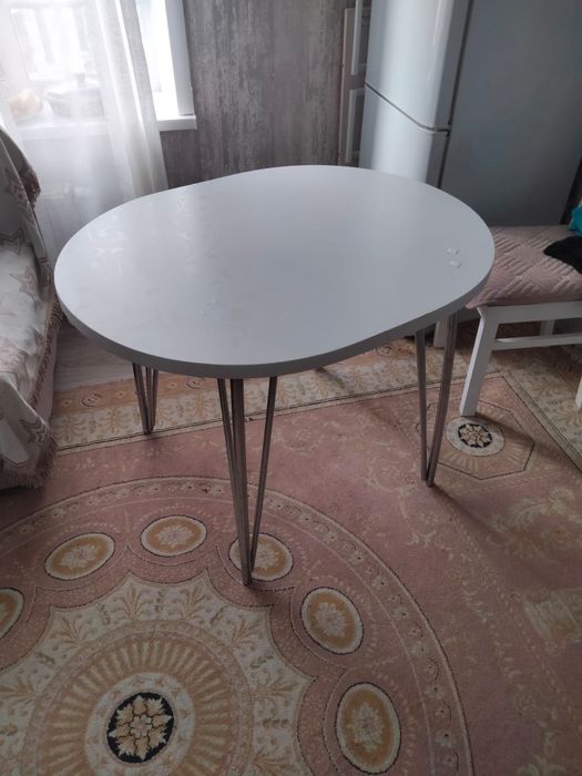 Кухонные люстры 2 и стол кухонный все вместе за 10000