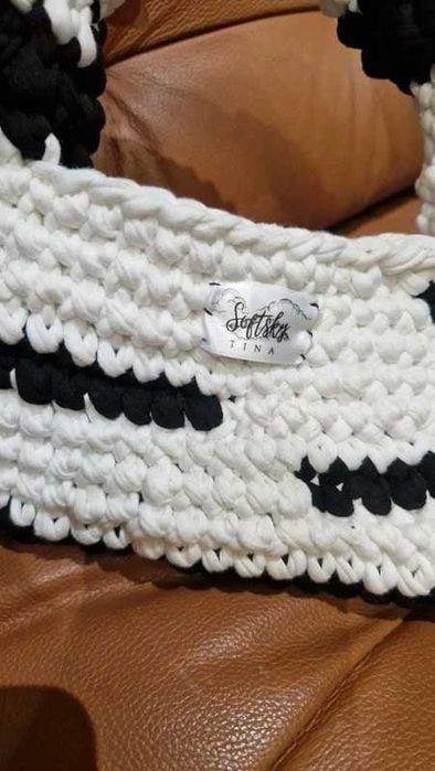 Geantă croșetată unică