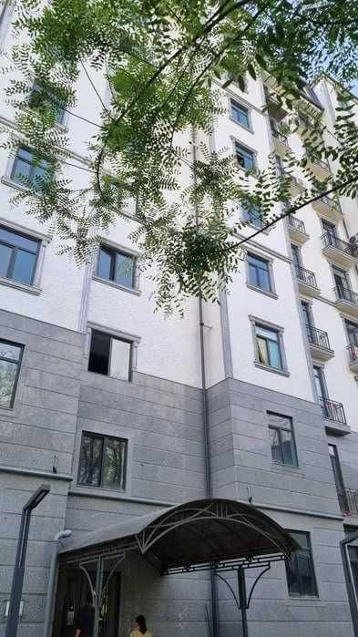 Продается квартира на ЖК Comfortable House на Юнусабад-11 3/7/10 80 м²