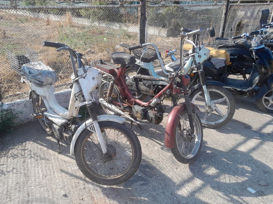 Vând ieftin scutere și mopeduri