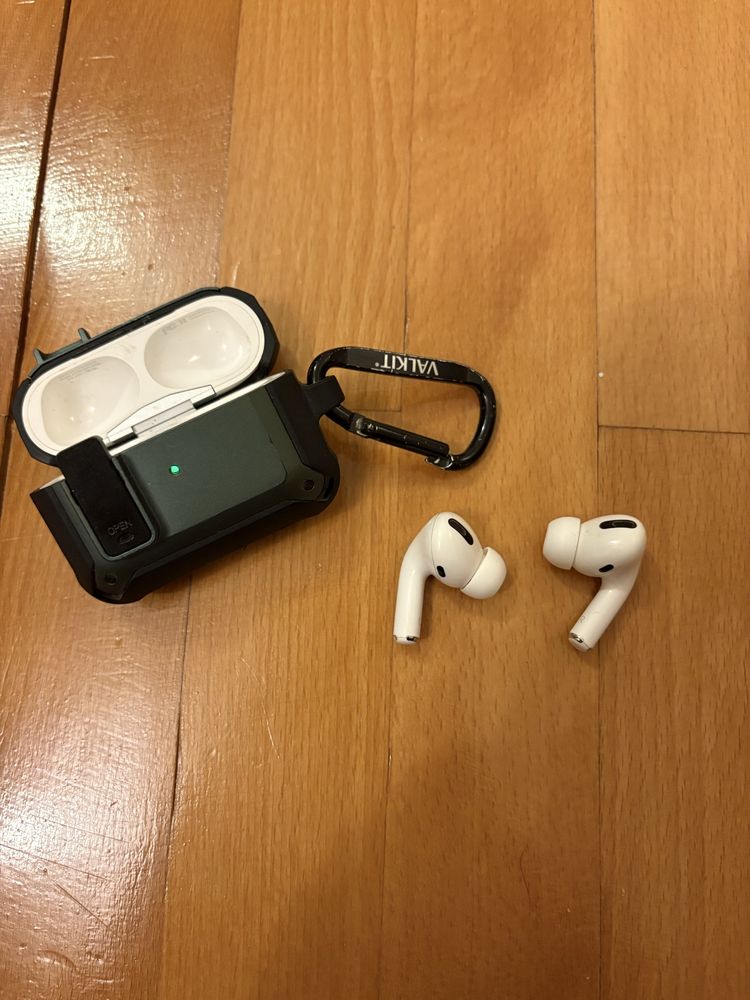 Airpods pro с калъфче