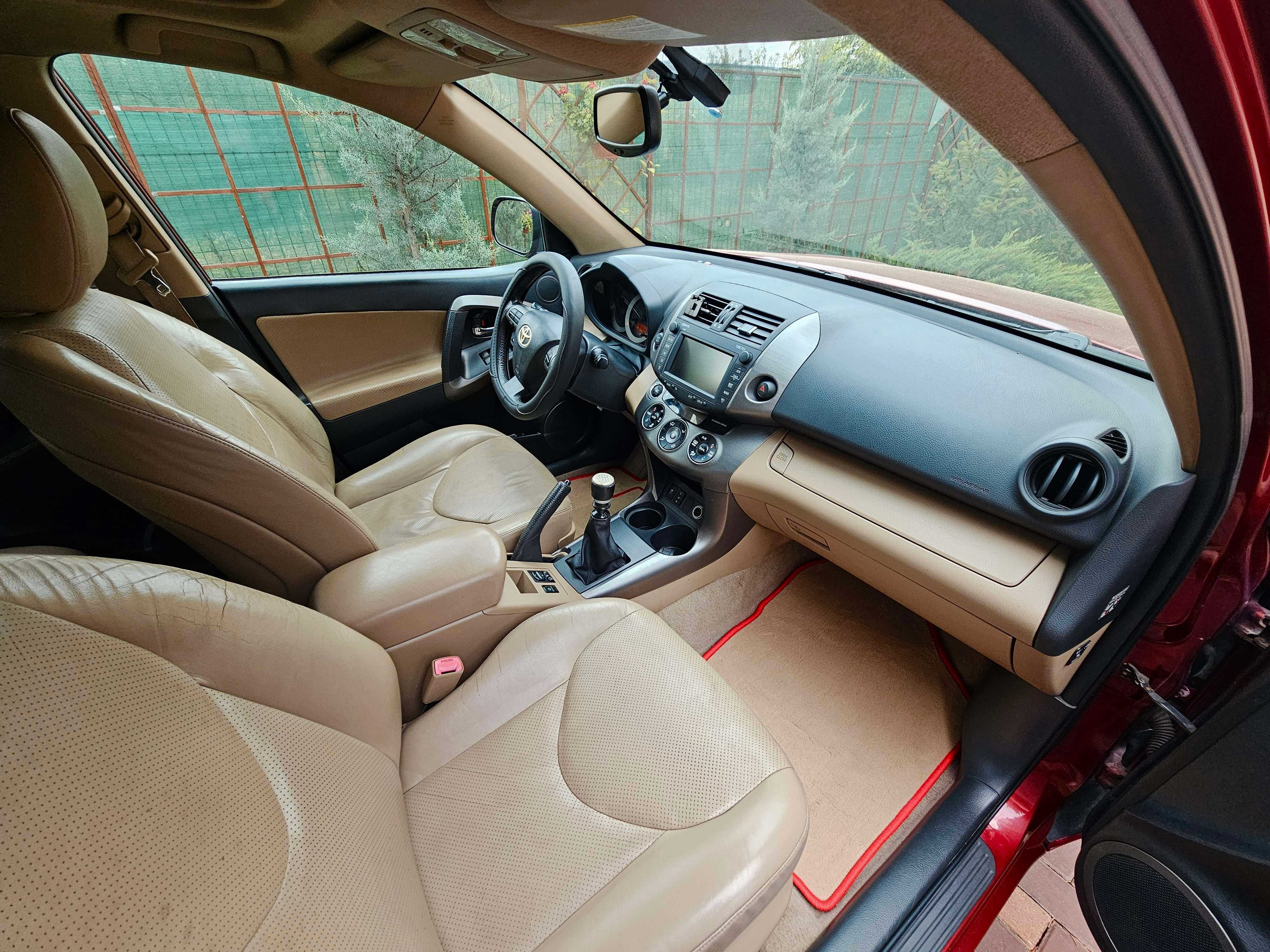 Vand Toyota Rav4 2010 2.2 D4D MT - 4X4  Pachet Luxury