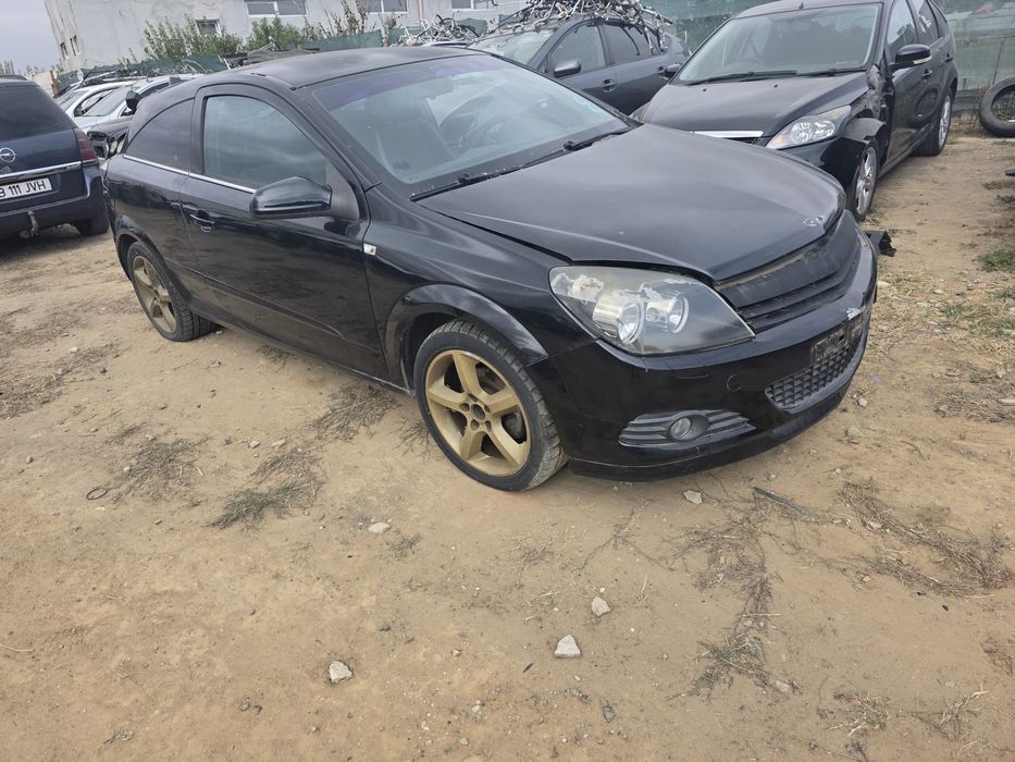 Dezmembrez Opel astra h gtc 1.7 cdti
