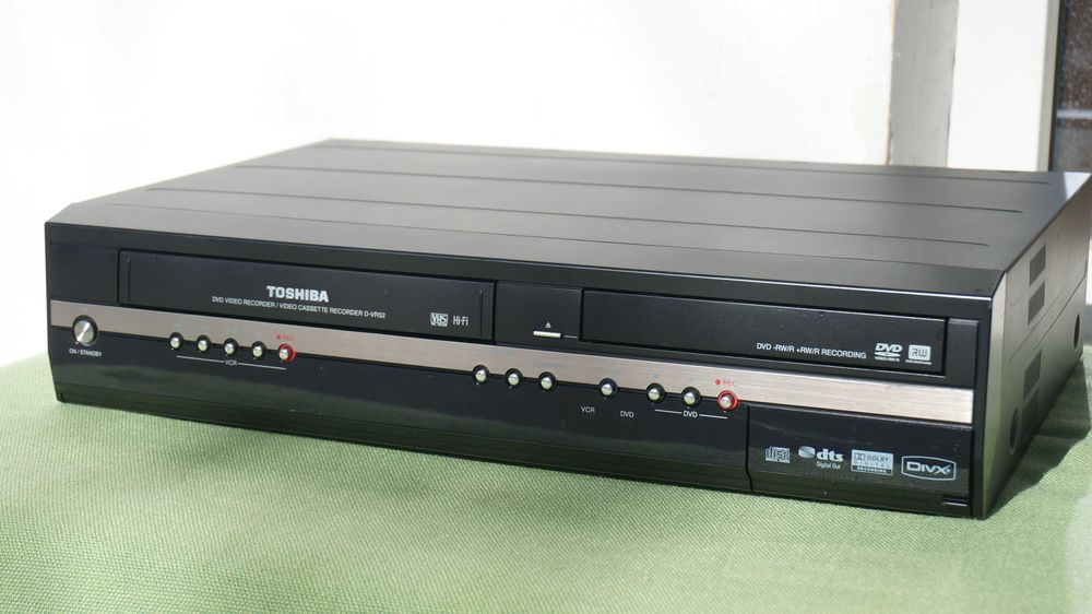 DVD recorder combo VHS Toshiba D-VR52 stereo Hi-Fi