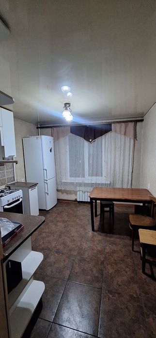 Продам квартиру 3комн улучшенную на Сейфуллина-Райымбека за43млн.3эт/5