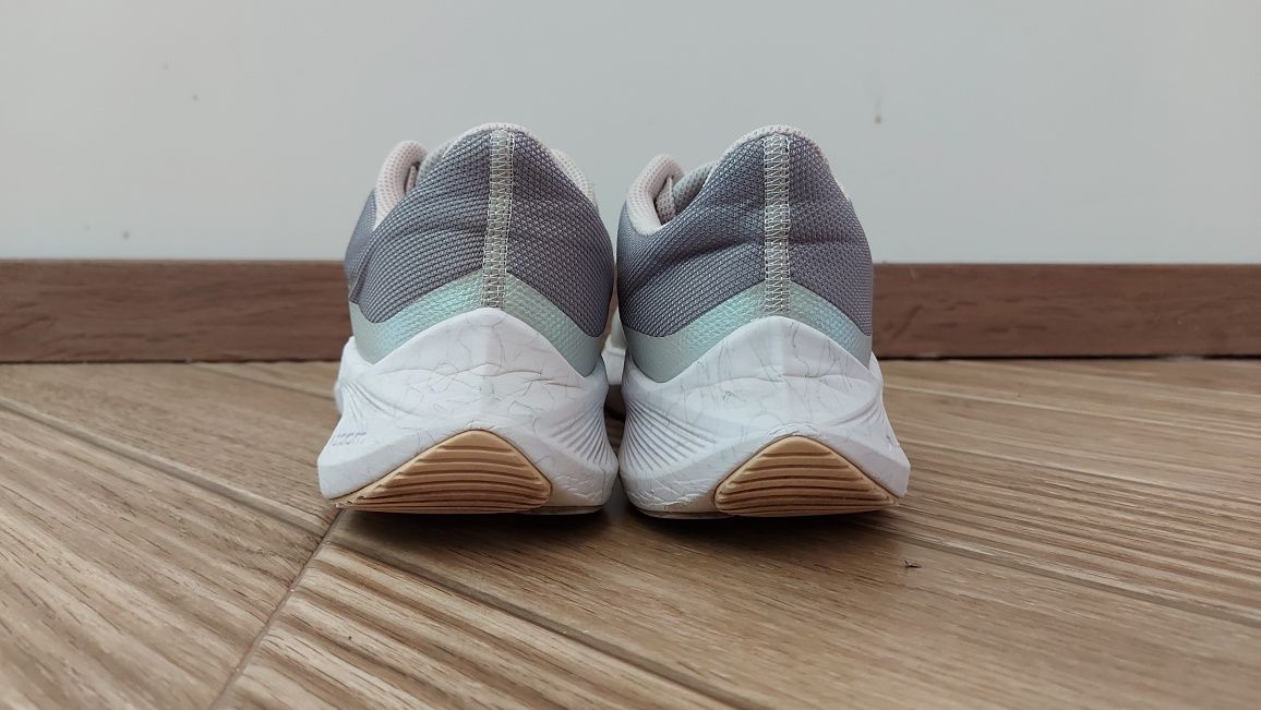Дамски маратонки NIKE AIR ZOOM WINFLO